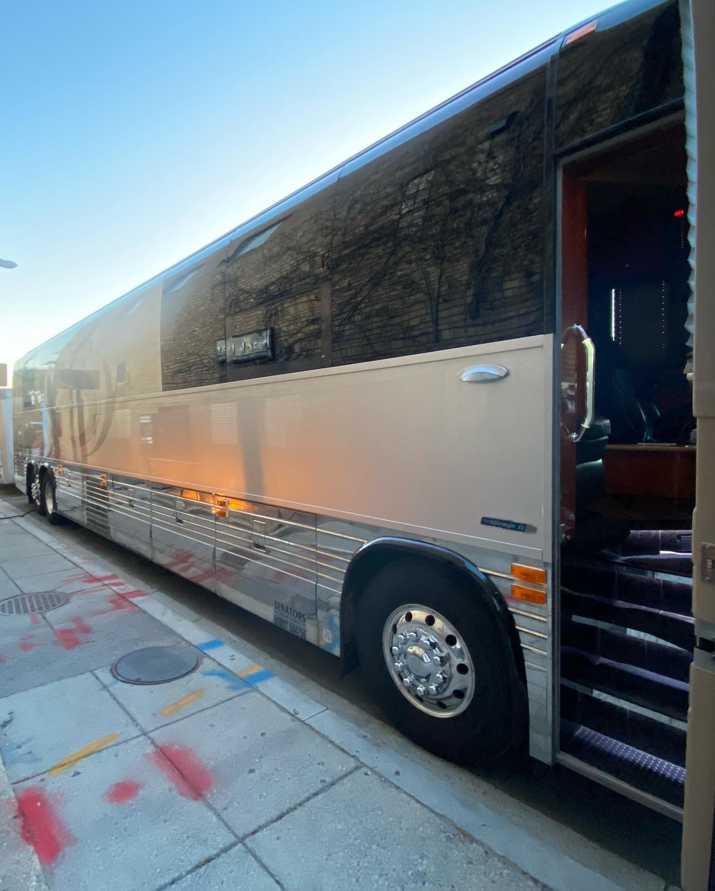 _femalien instagram image archive image