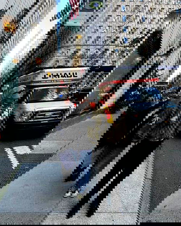 _femalien image ~ Altpins