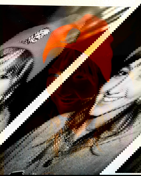 _femalien image ~ Altpins