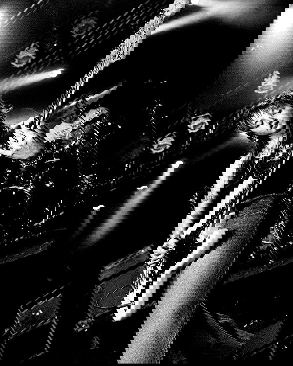 _femalien image ~ Altpins