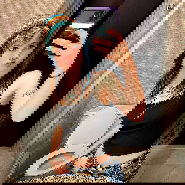 _femalien image ~ Altpins