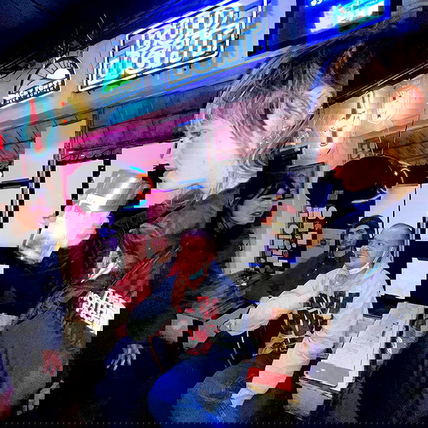 _femalien image ~ Altpins