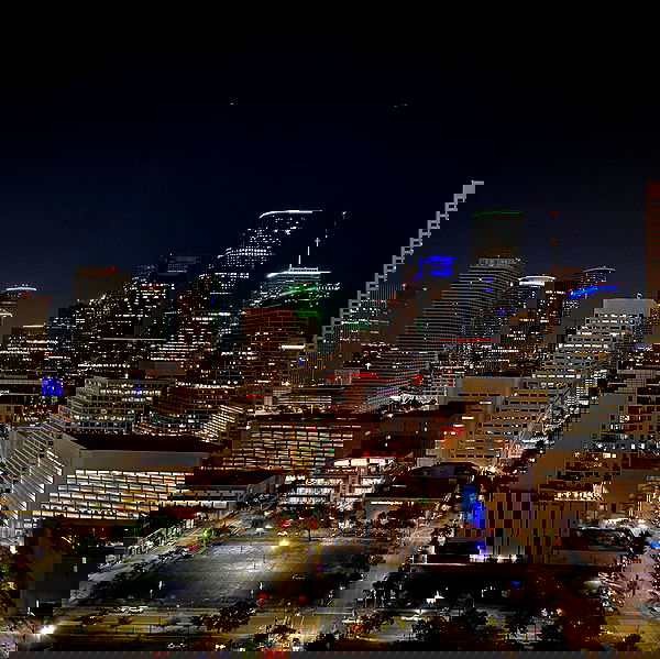 _femalien image ~ Altpins