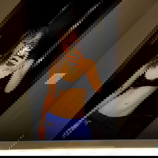 _femalien _femalien archive image