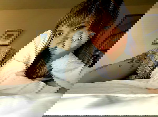 _femalien _femalien archive image