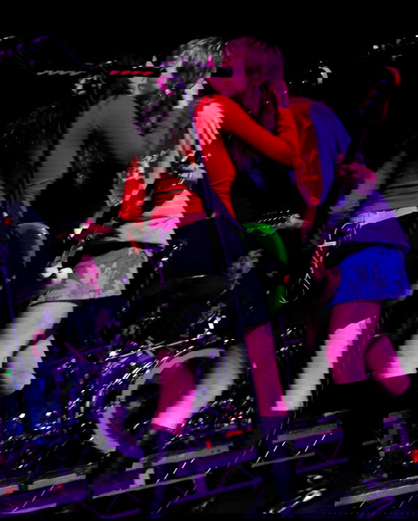 _femalien _femalien archive image