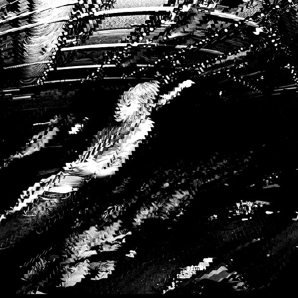 _femalien _femalien archive image