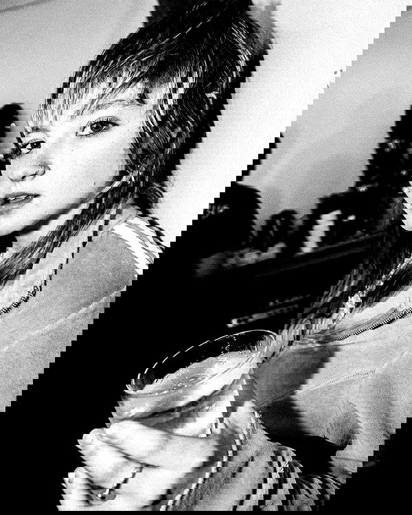 _femalien _femalien archive image