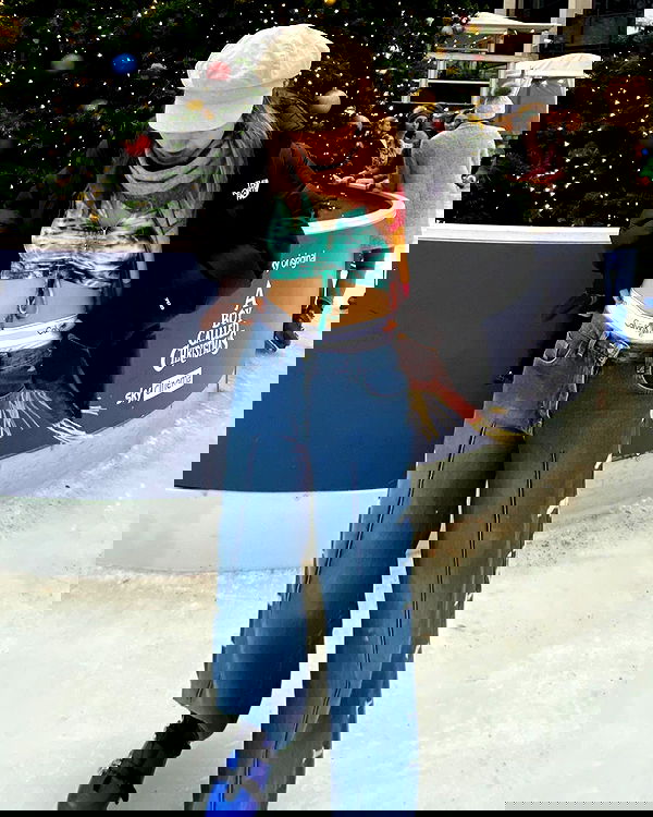 _femalien image ~ Altpins