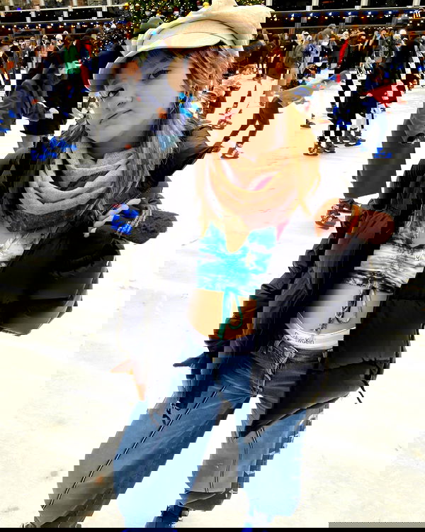 _femalien image ~ Altpins