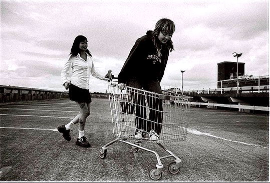 _femalien image ~ Altpins