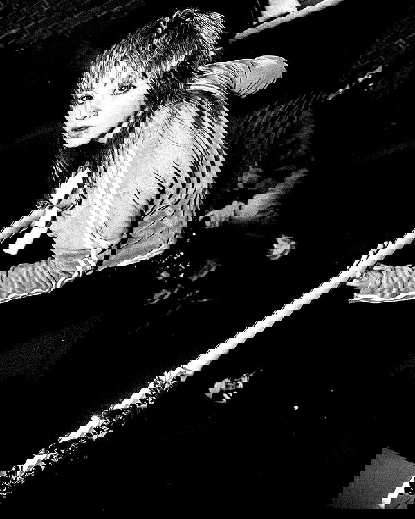 _femalien image ~ Altpins