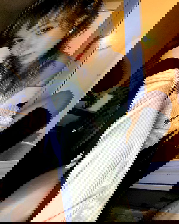 _femalien image ~ Altpins