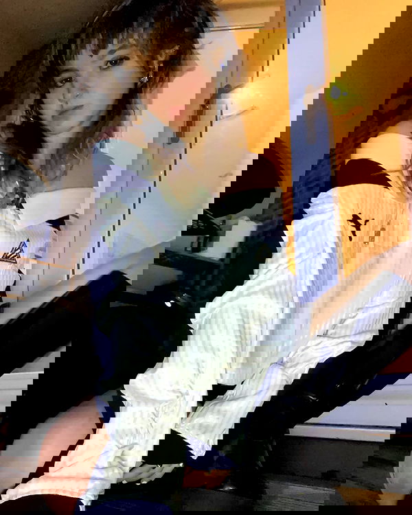 _femalien image ~ Altpins