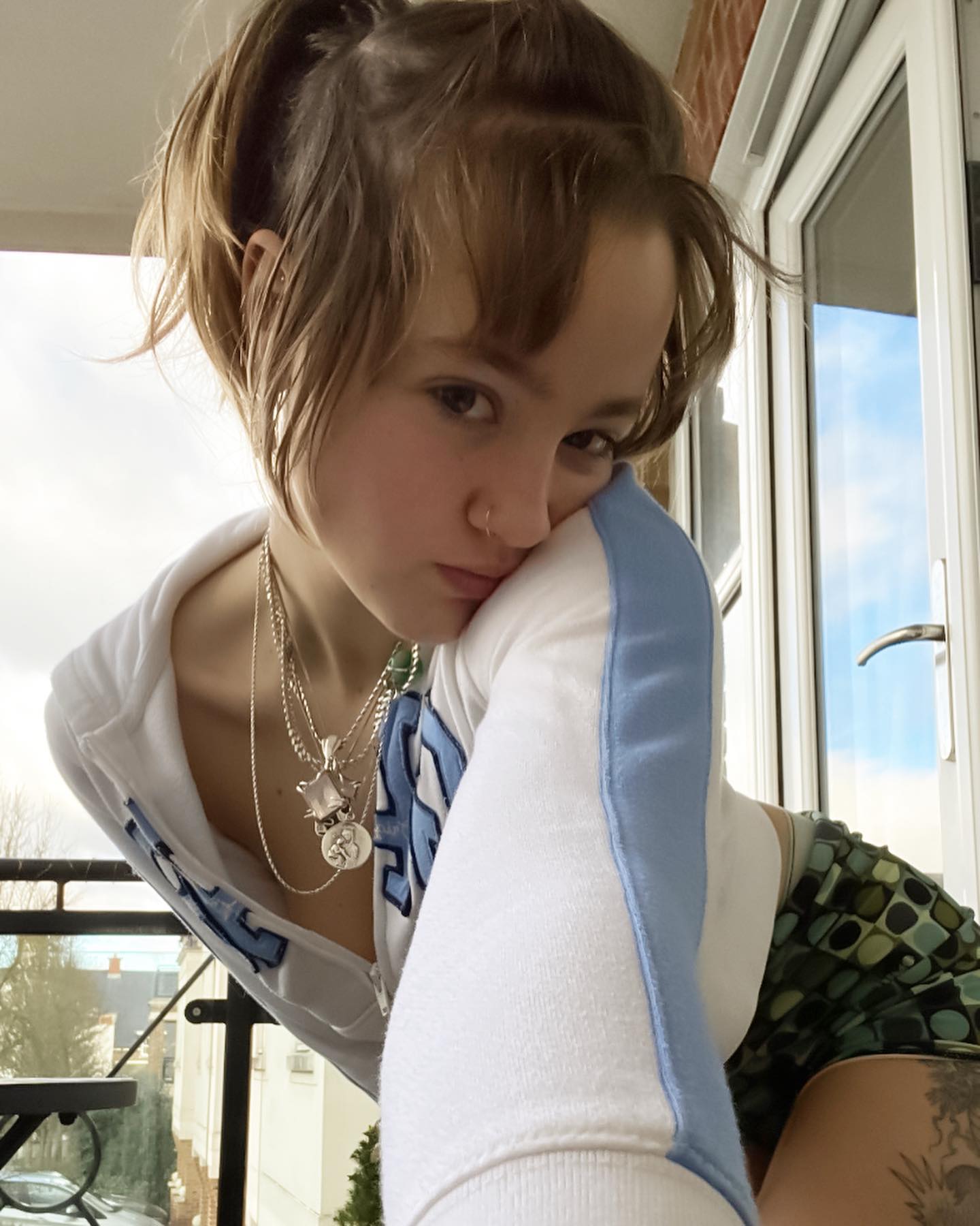 _femalien instagram image archive image