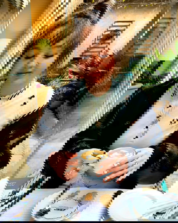 _femalien image ~ Altpins