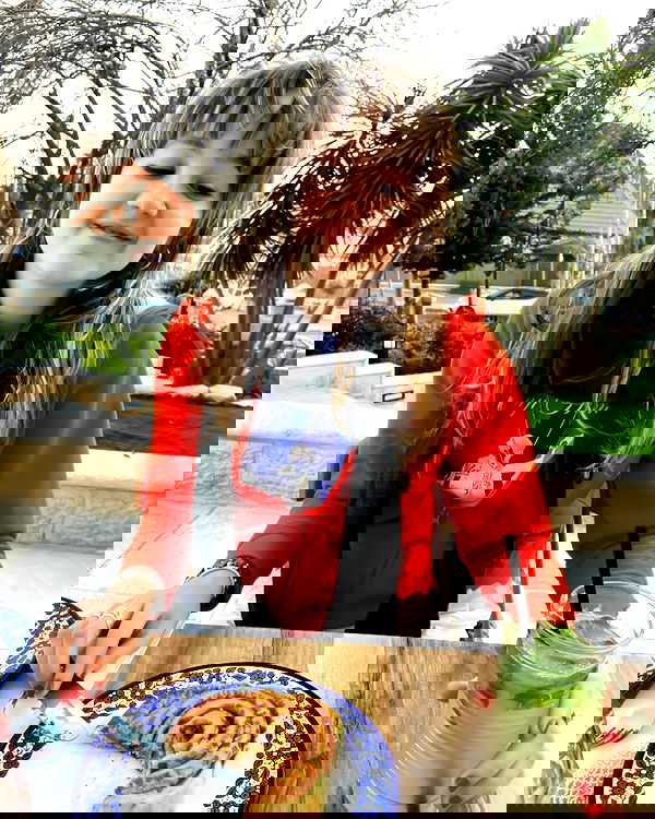 _femalien image ~ Altpins