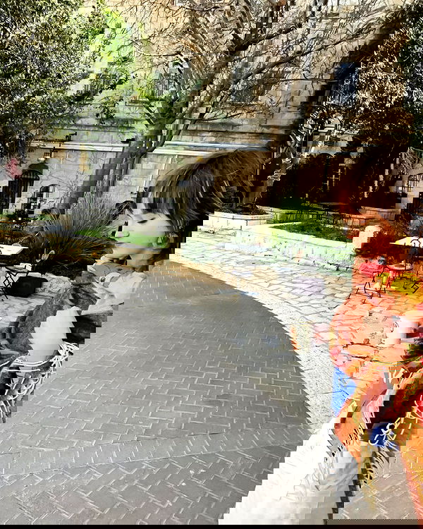 _femalien image ~ Altpins