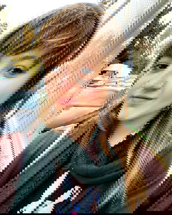 _femalien image ~ Altpins