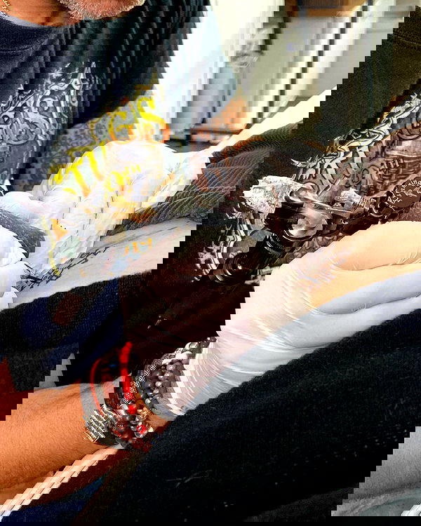 _femalien image ~ Altpins