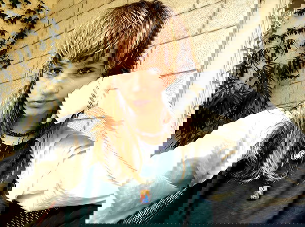 _femalien image ~ Altpins