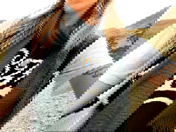 _femalien image ~ Altpins