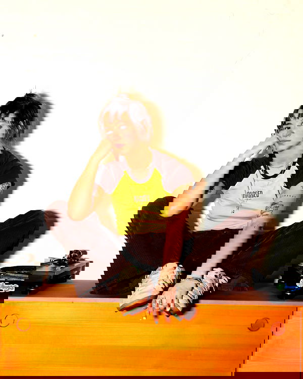 _femalien image ~ Altpins