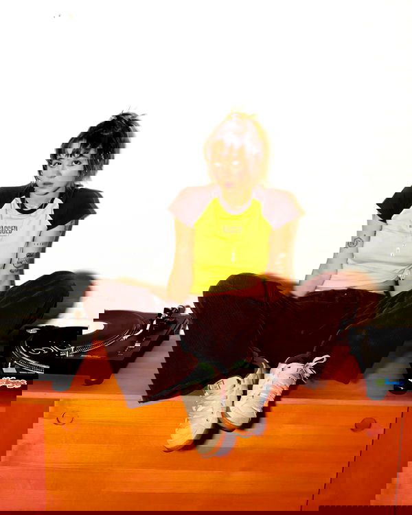 _femalien image ~ Altpins