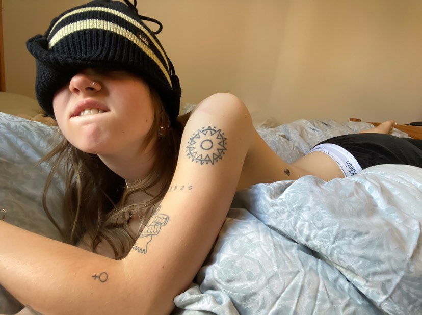 _femalien instagram image archive image