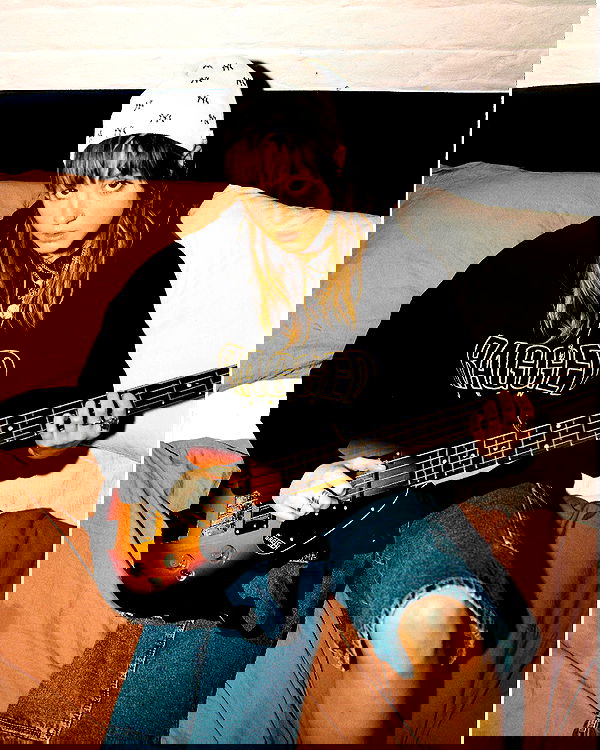 _femalien image ~ Altpins