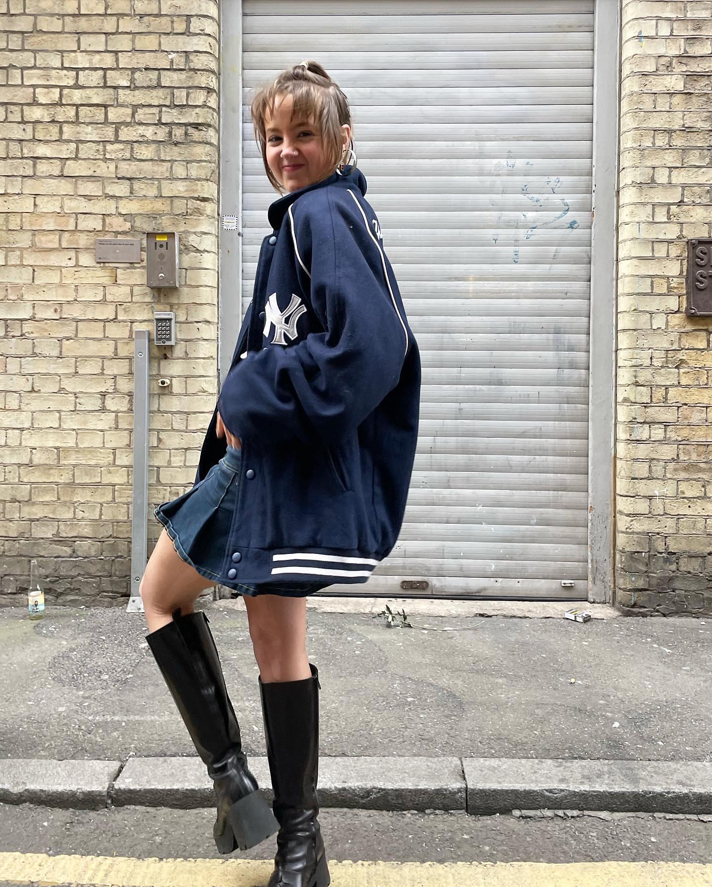 _femalien instagram image archive image