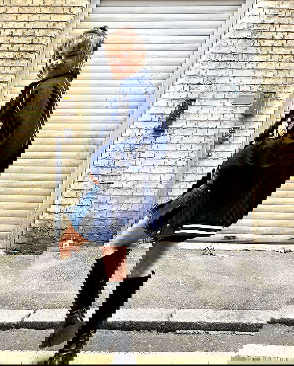 _femalien image ~ Altpins