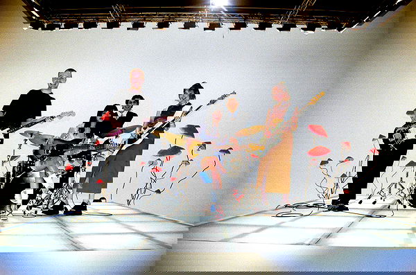 _femalien image ~ Altpins