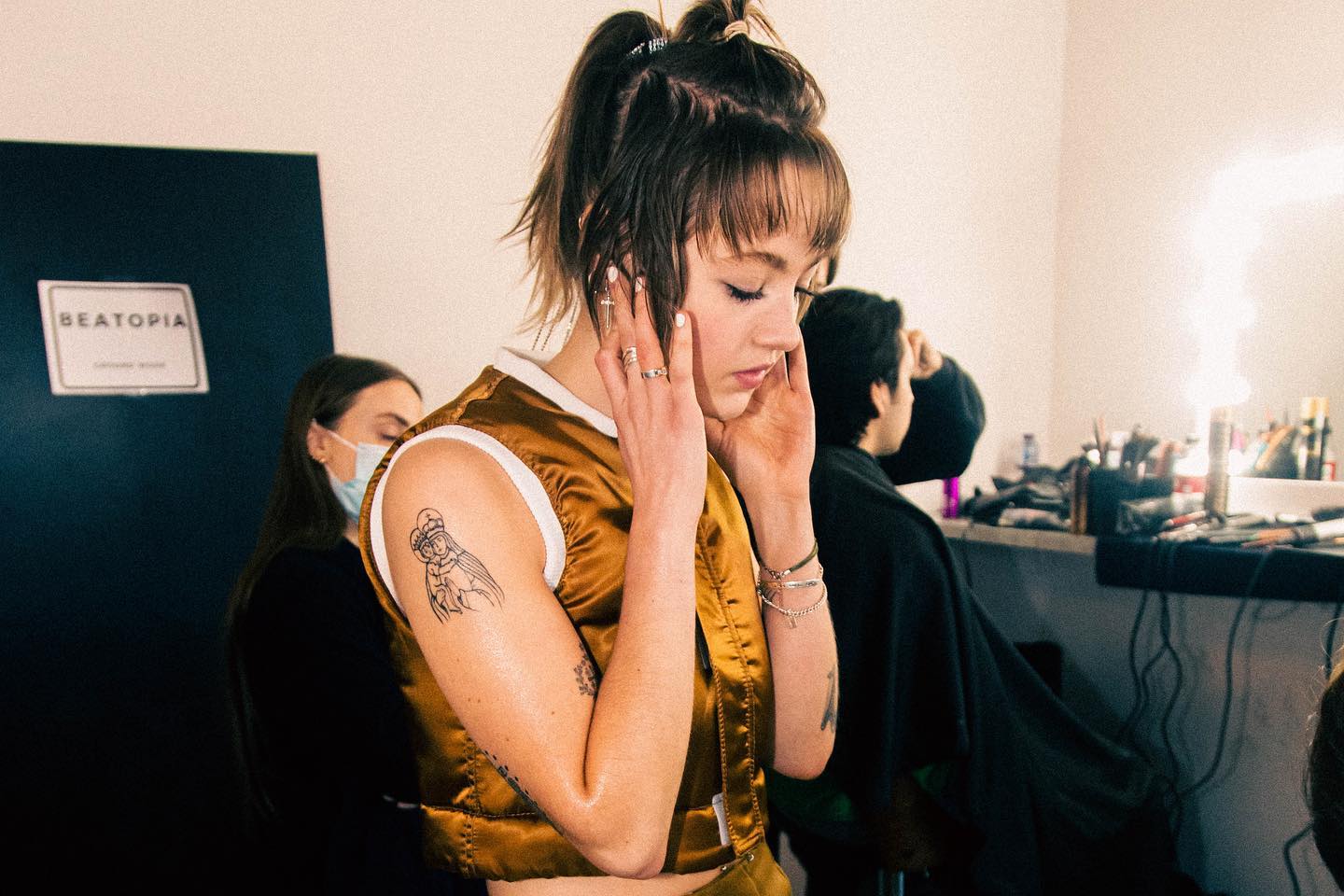 _femalien instagram image archive image