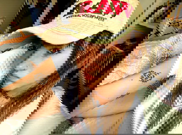 _femalien image ~ Altpins