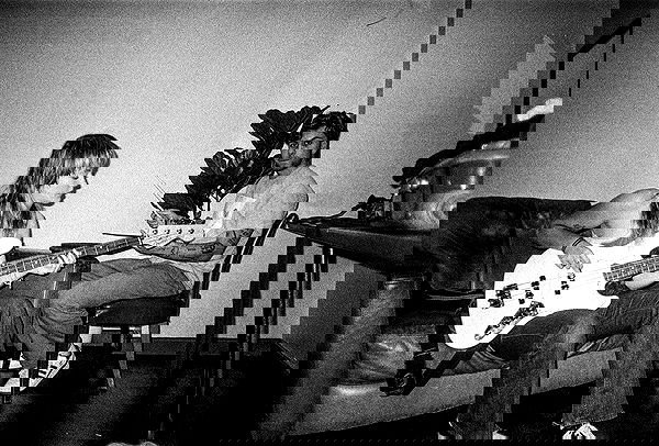 _femalien image ~ Altpins