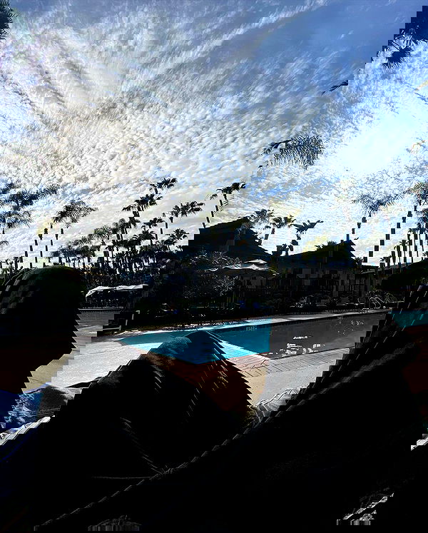 _femalien image ~ Altpins