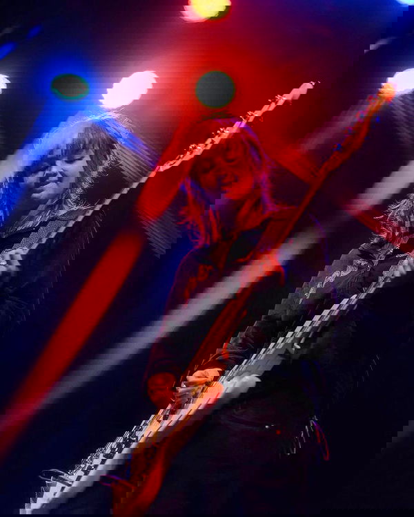 _femalien image ~ Altpins