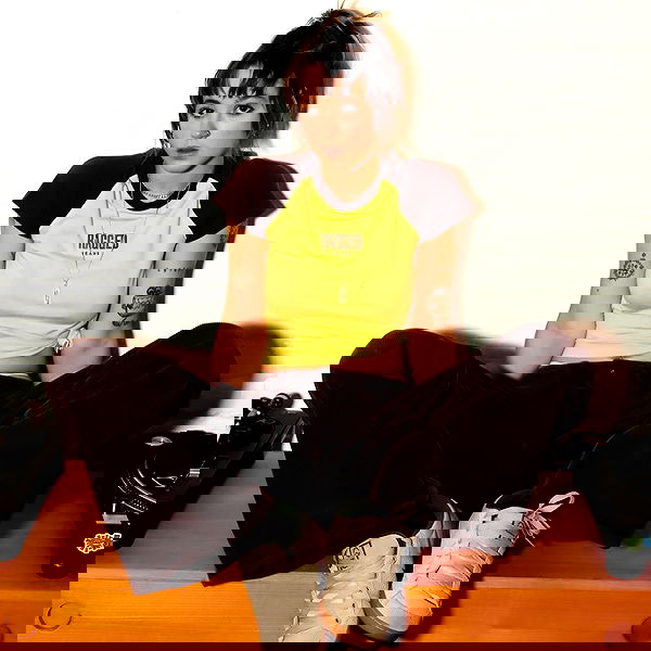 _femalien image ~ Altpins