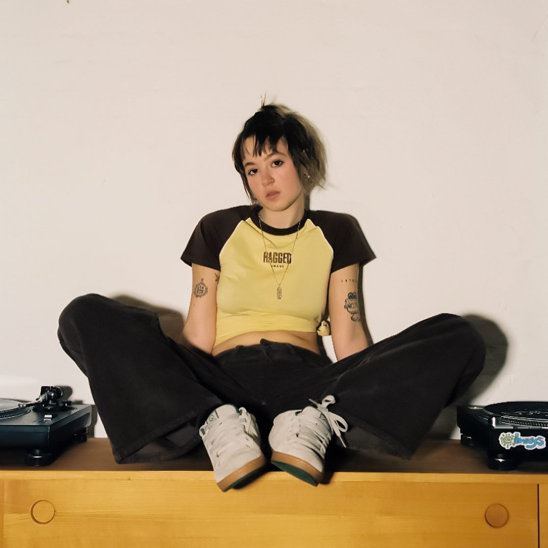 _femalien instagram image archive image