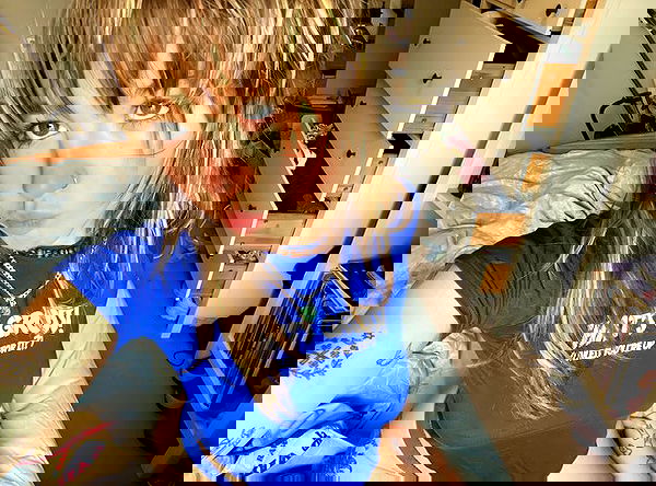 _femalien image ~ Altpins