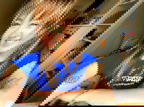 _femalien image ~ Altpins