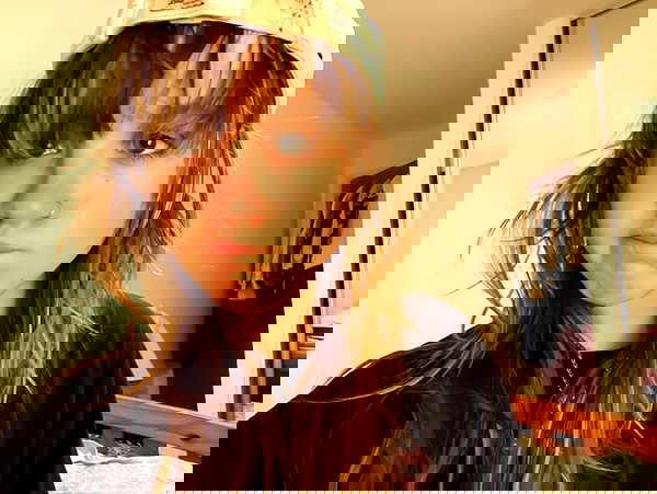 _femalien image ~ Altpins