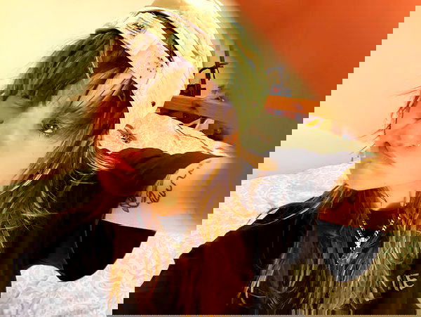 _femalien image ~ Altpins