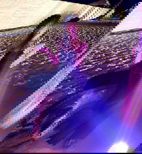 _femalien image ~ Altpins