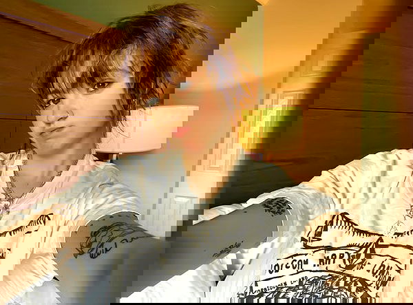 _femalien image ~ Altpins