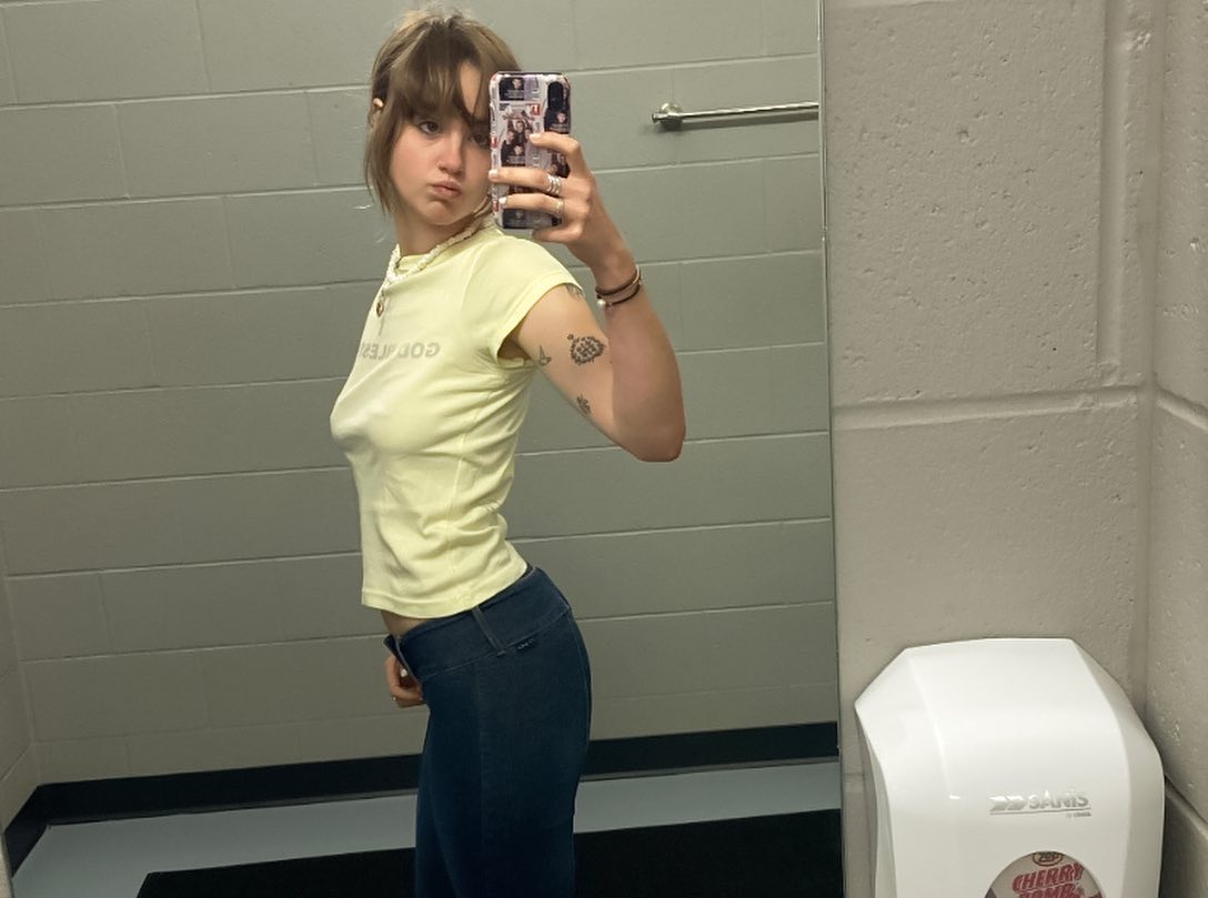 _femalien instagram image archive image