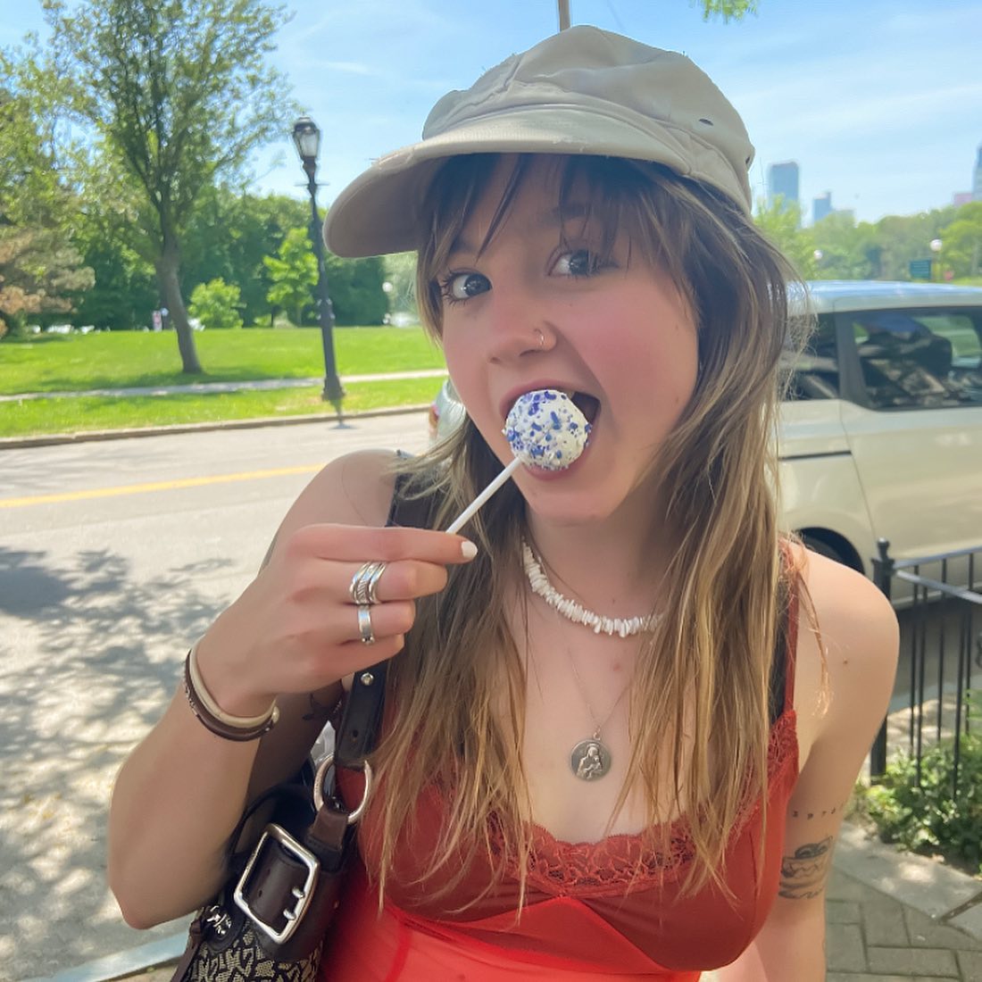 _femalien instagram image archive image