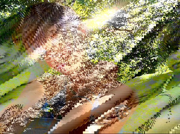 _femalien image ~ Altpins