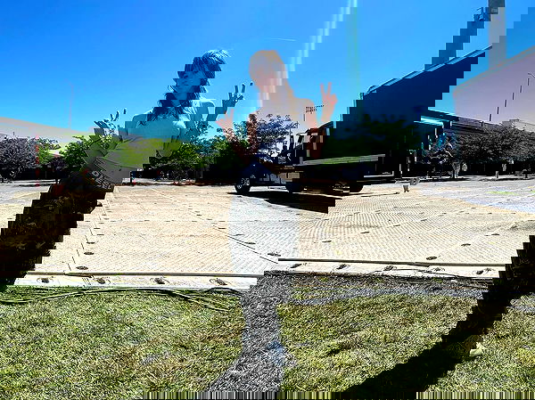 _femalien image ~ Altpins